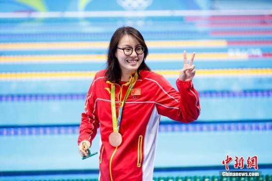 当地时间8月8日，在2016里约奥运女子100米仰泳决赛上，中国选手傅园慧以58秒76夺得铜牌。中新网记者