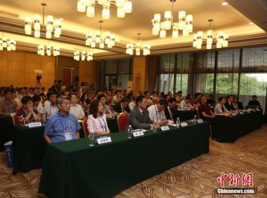 30多家海外华文媒体代表与会。