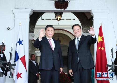 当地时间12月3日，中国国家主席习近平在巴拿马城同巴拿马总统巴雷拉举行会谈。