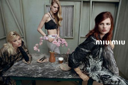 PRADA副线品牌MIUMIU