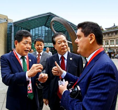 ˿��֮·�����쵼�ˣ������������ʹ��ڷ�������