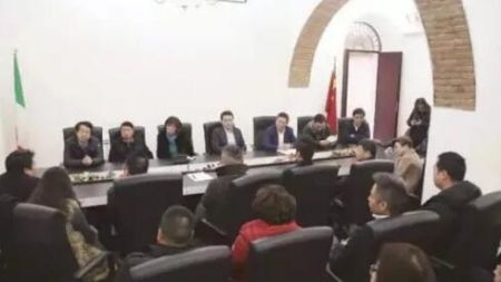 　资料图：当地时间2月25日，罗马华社召开关于抗击疫情紧急会议。(《欧洲时报》记者张锐 摄)
