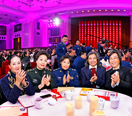 "百花迎春"中国文联2016春节大联欢在人民大会堂举行