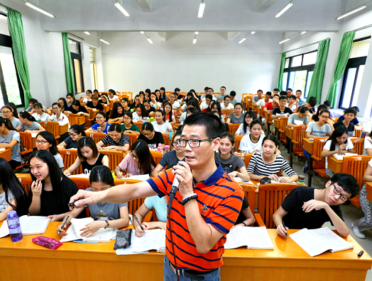 中山大学新华学院为社会培养高素质复合应用型人才