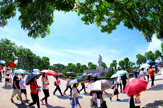 中山大学新华学院为社会培养高素质复合应用型人才